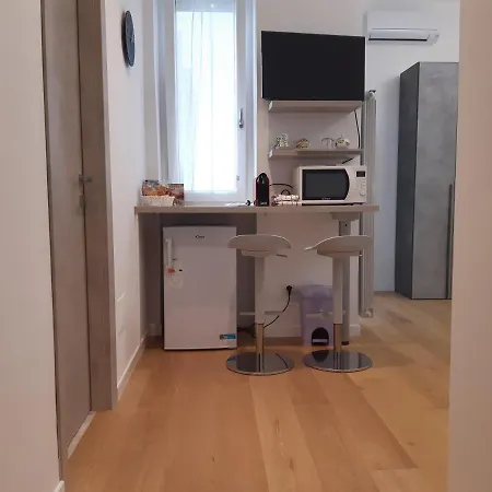 Piazza Mazzini ليتشي